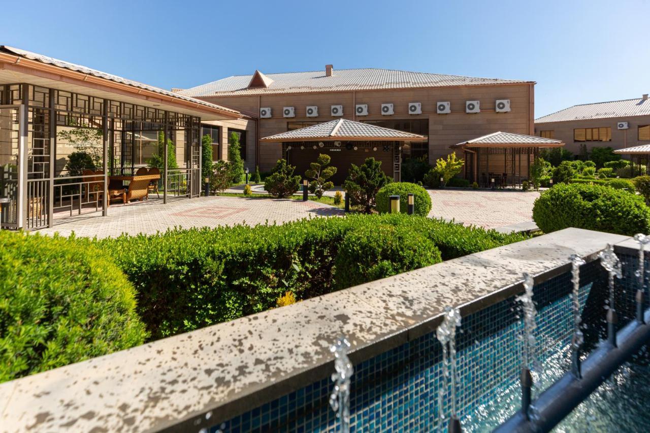La Defense Hotel Yerevan Exterior photo
