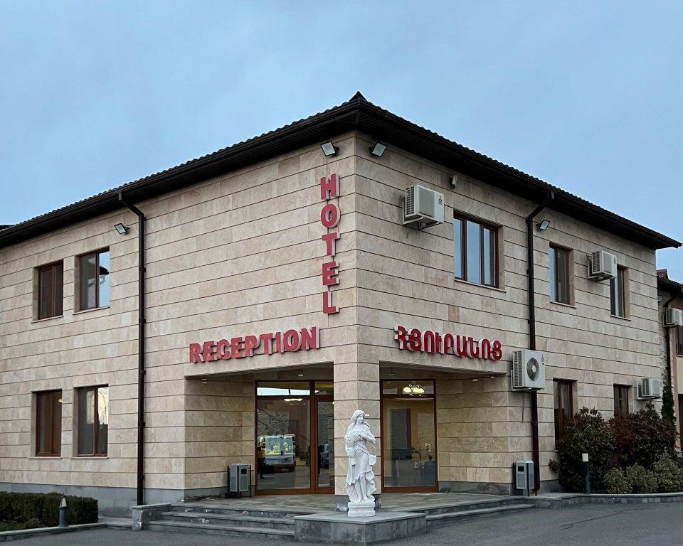La Defense Hotel Yerevan Exterior photo